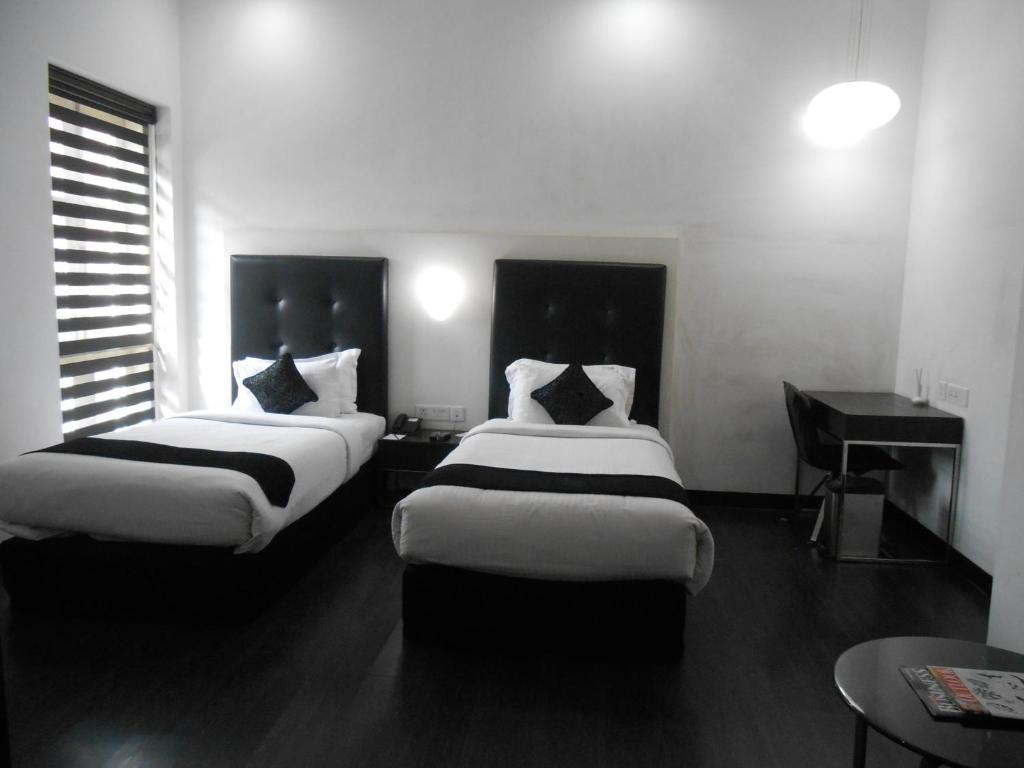 Sapphire Suite Kolkata Phòng bức ảnh