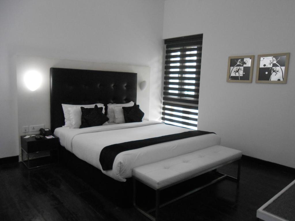 Sapphire Suite Kolkata Phòng bức ảnh