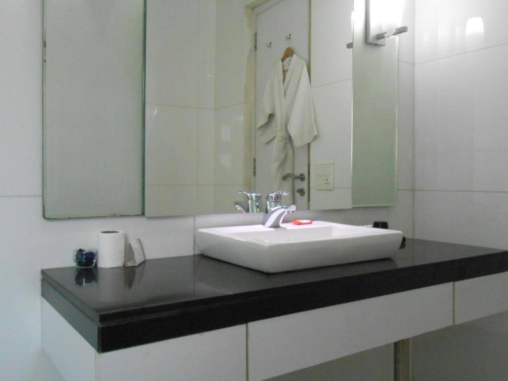 Sapphire Suite Kolkata Phòng bức ảnh